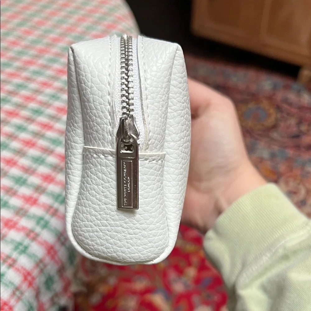 The White Company Textured Leather Cosmetic Case
